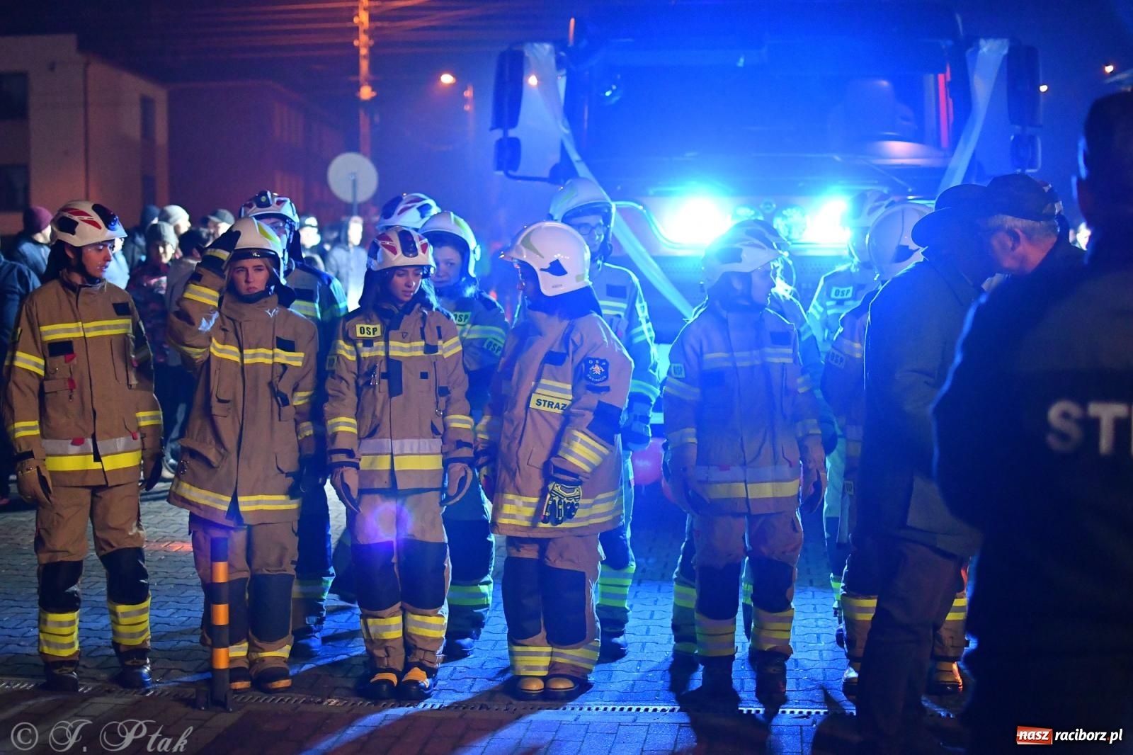 Zdjęcie w galerii na portalu naszraciborz.pl: Nowy wóz bojowy dla OSP Owsiszcze już na miejscu [FOTO i WIDEO] wiadomości z regionu