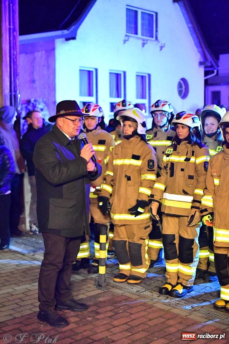 Zdjęcie w galerii na portalu naszraciborz.pl: Nowy wóz bojowy dla OSP Owsiszcze już na miejscu [FOTO i WIDEO] wiadomości z regionu