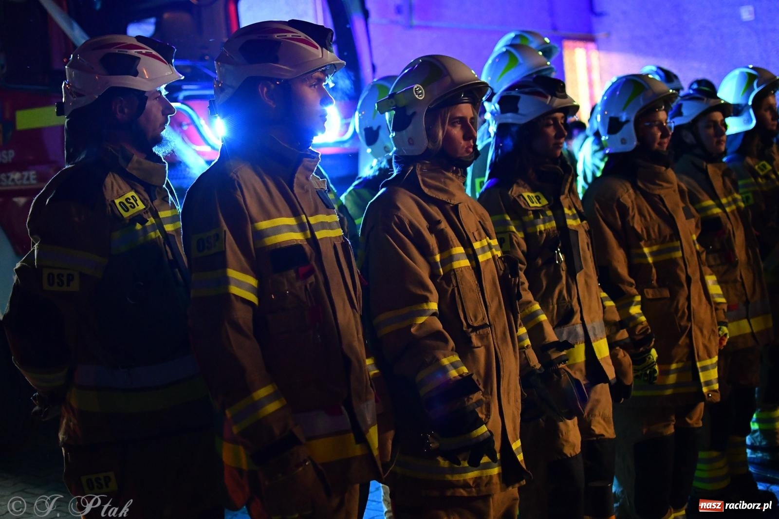 Zdjęcie w galerii na portalu naszraciborz.pl: Nowy wóz bojowy dla OSP Owsiszcze już na miejscu [FOTO i WIDEO] wiadomości z regionu
