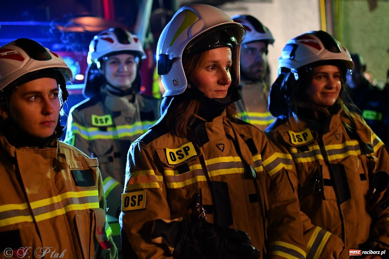 Zdjęcie w galerii na portalu naszraciborz.pl: Nowy wóz bojowy dla OSP Owsiszcze już na miejscu [FOTO i WIDEO] wiadomości z regionu