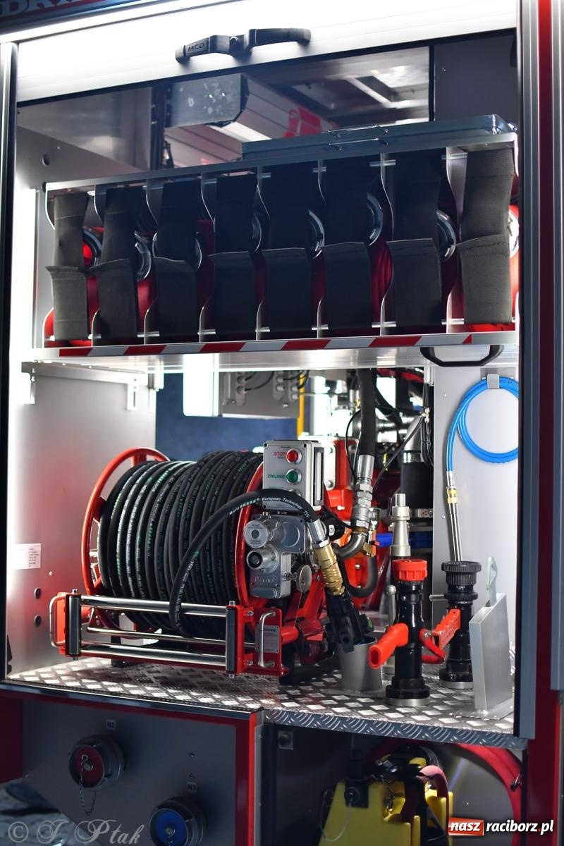 Zdjęcie w galerii na portalu naszraciborz.pl: Nowy wóz bojowy dla OSP Owsiszcze już na miejscu [FOTO i WIDEO] wiadomości z regionu