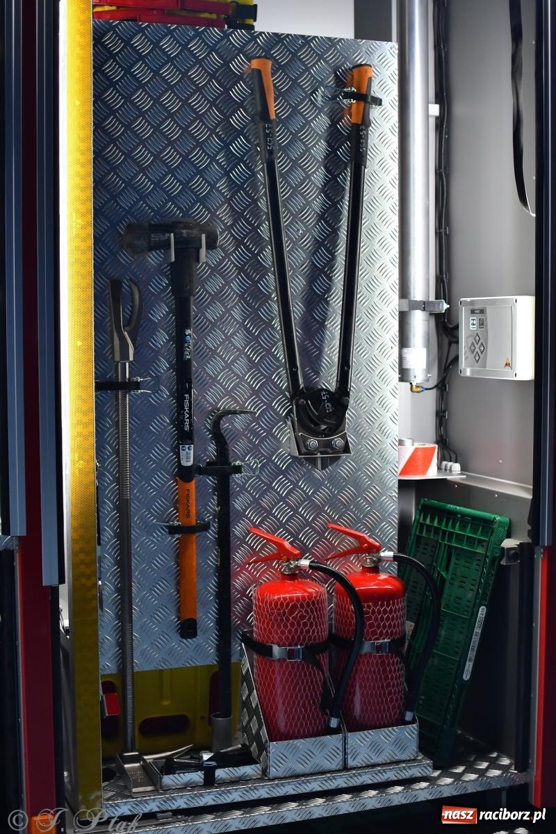 Zdjęcie w galerii na portalu naszraciborz.pl: Nowy wóz bojowy dla OSP Owsiszcze już na miejscu [FOTO i WIDEO] wiadomości z regionu