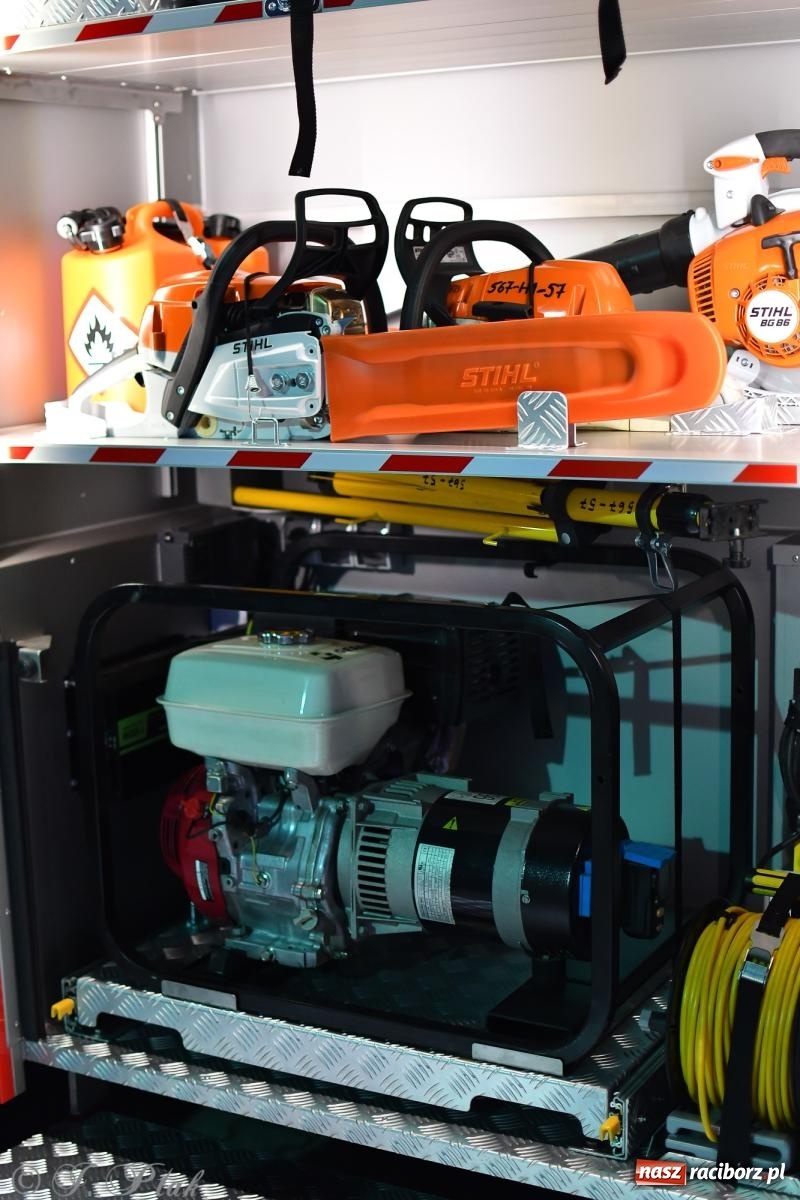 Zdjęcie w galerii na portalu naszraciborz.pl: Nowy wóz bojowy dla OSP Owsiszcze już na miejscu [FOTO i WIDEO] wiadomości z regionu