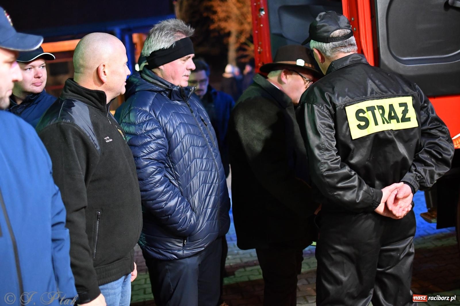 Zdjęcie w galerii na portalu naszraciborz.pl: Nowy wóz bojowy dla OSP Owsiszcze już na miejscu [FOTO i WIDEO] wiadomości z regionu