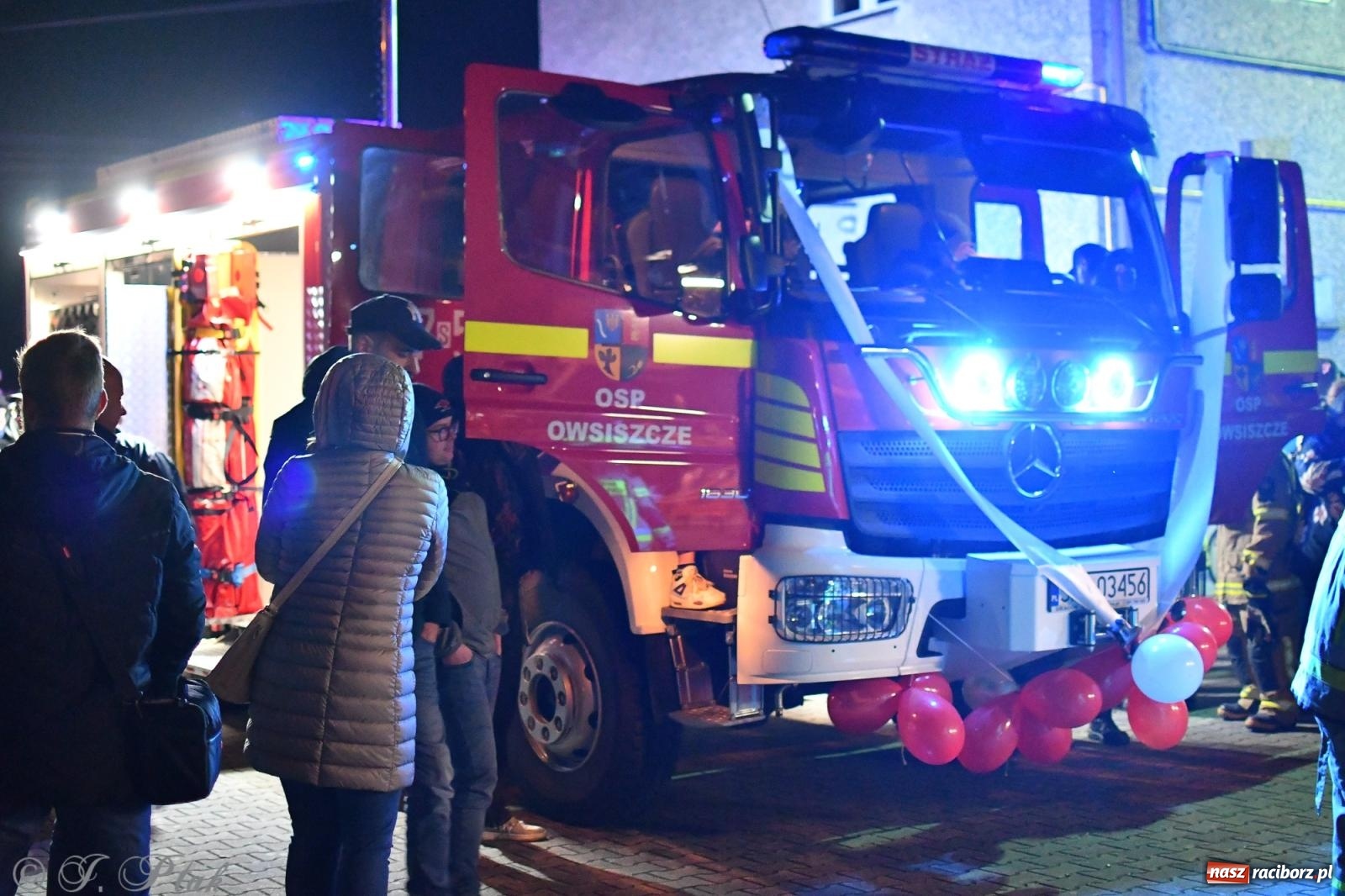 Zdjęcie w galerii na portalu naszraciborz.pl: Nowy wóz bojowy dla OSP Owsiszcze już na miejscu [FOTO i WIDEO] wiadomości z regionu