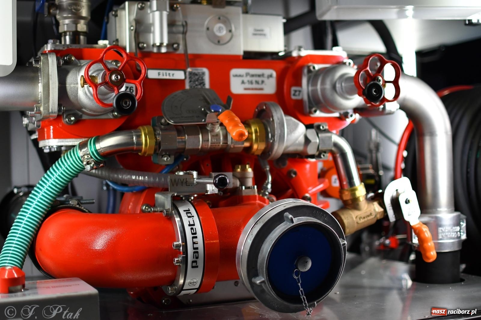 Zdjęcie w galerii na portalu naszraciborz.pl: Nowy wóz bojowy dla OSP Owsiszcze już na miejscu [FOTO i WIDEO] wiadomości z regionu