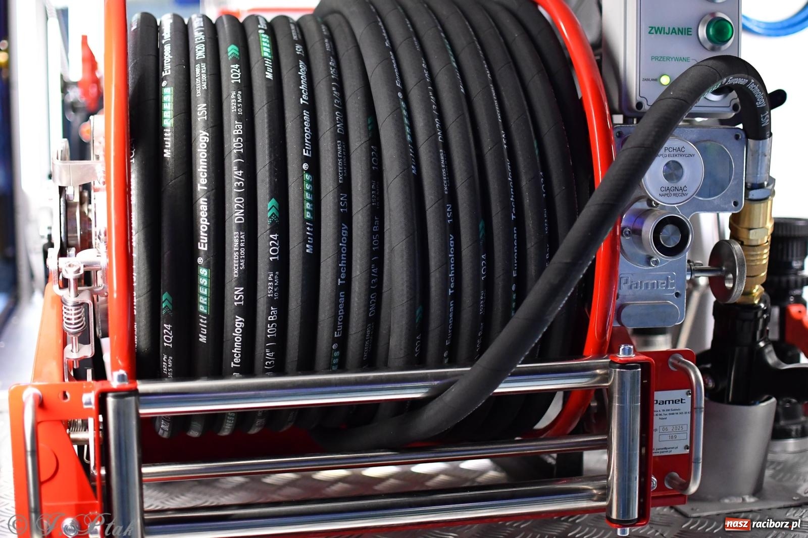 Zdjęcie w galerii na portalu naszraciborz.pl: Nowy wóz bojowy dla OSP Owsiszcze już na miejscu [FOTO i WIDEO] wiadomości z regionu