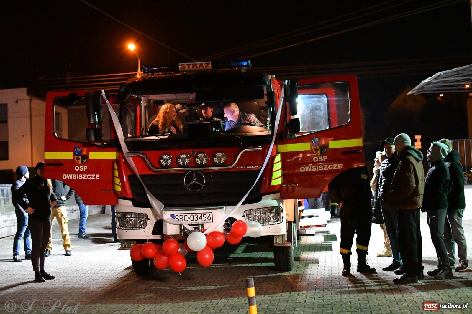 Zdjęcie w galerii na portalu naszraciborz.pl: Nowy wóz bojowy dla OSP Owsiszcze już na miejscu [FOTO i WIDEO] wiadomości z regionu