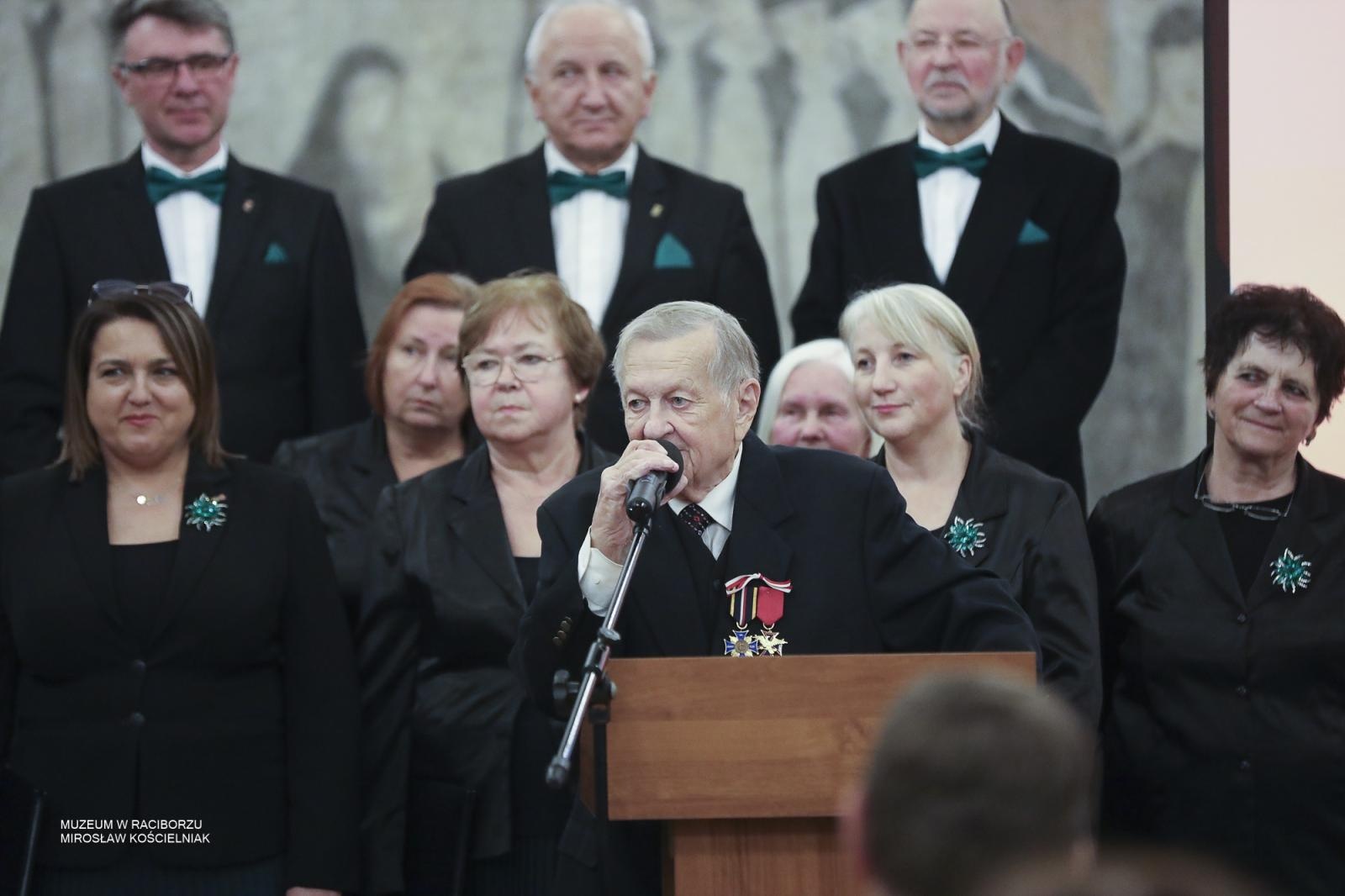 Zdjęcie w galerii na portalu naszraciborz.pl: Wrócił w rodzinne strony… w spiżu – wieczór patriotyczny poświęcony arcybiskupowi Gawlinie wiadomości z regionu