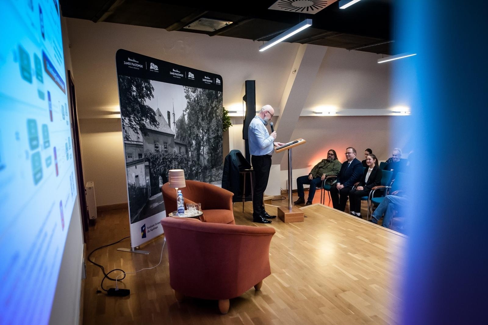 Zdjęcie w galerii na portalu naszraciborz.pl: Historyczne wieczory na Zamku Piastowskim z kompletem publiczności [FOTO i WIDEO] wiadomości z regionu