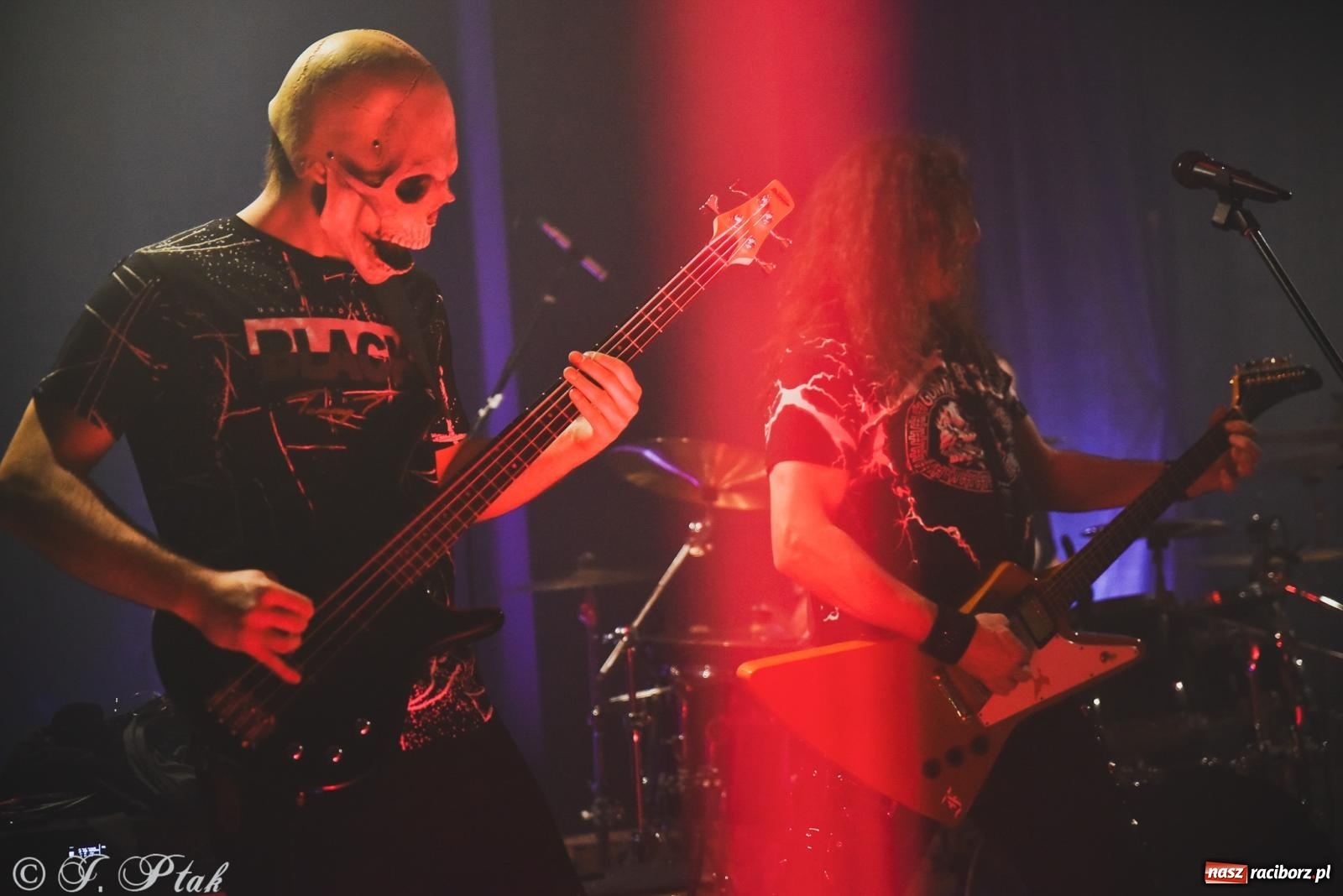 Zdjęcie w galerii na portalu naszraciborz.pl: Rockowe brzmienia w Raciborzu. Fantom zagrał w Tęczowej wiadomości z regionu