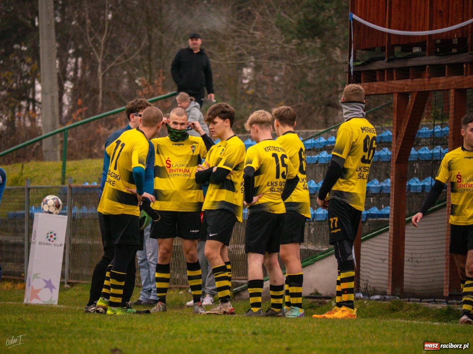 Zdjęcie w galerii na portalu naszraciborz.pl: Pięć goli i oprawa rodem z wyższej ligi. Derby w Górkach Śląskich pełne emocji [FOTO] wiadomości z regionu