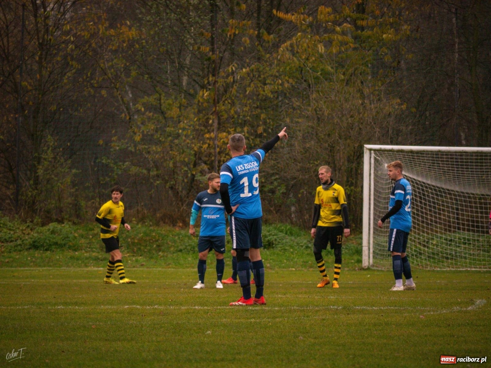 Zdjęcie w galerii na portalu naszraciborz.pl: Pięć goli i oprawa rodem z wyższej ligi. Derby w Górkach Śląskich pełne emocji [FOTO] wiadomości z regionu