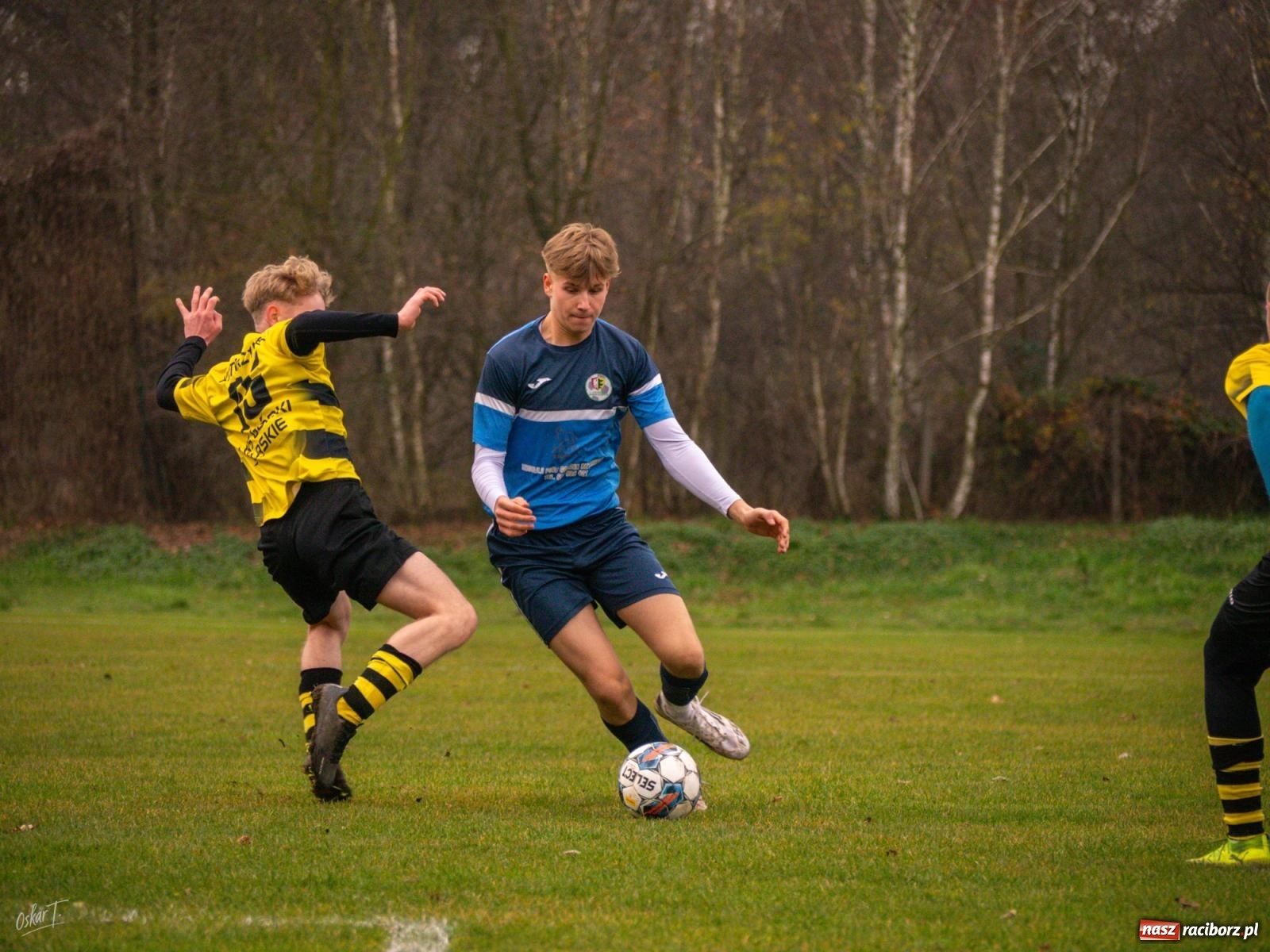 Zdjęcie w galerii na portalu naszraciborz.pl: Pięć goli i oprawa rodem z wyższej ligi. Derby w Górkach Śląskich pełne emocji [FOTO] wiadomości z regionu