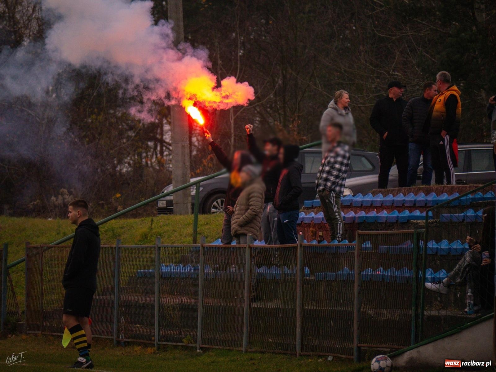 Zdjęcie w galerii na portalu naszraciborz.pl: Pięć goli i oprawa rodem z wyższej ligi. Derby w Górkach Śląskich pełne emocji [FOTO] wiadomości z regionu