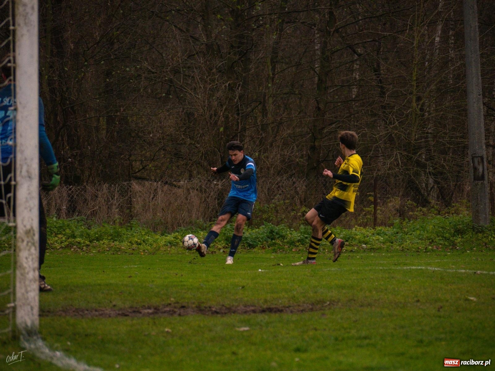 Zdjęcie w galerii na portalu naszraciborz.pl: Pięć goli i oprawa rodem z wyższej ligi. Derby w Górkach Śląskich pełne emocji [FOTO] wiadomości z regionu