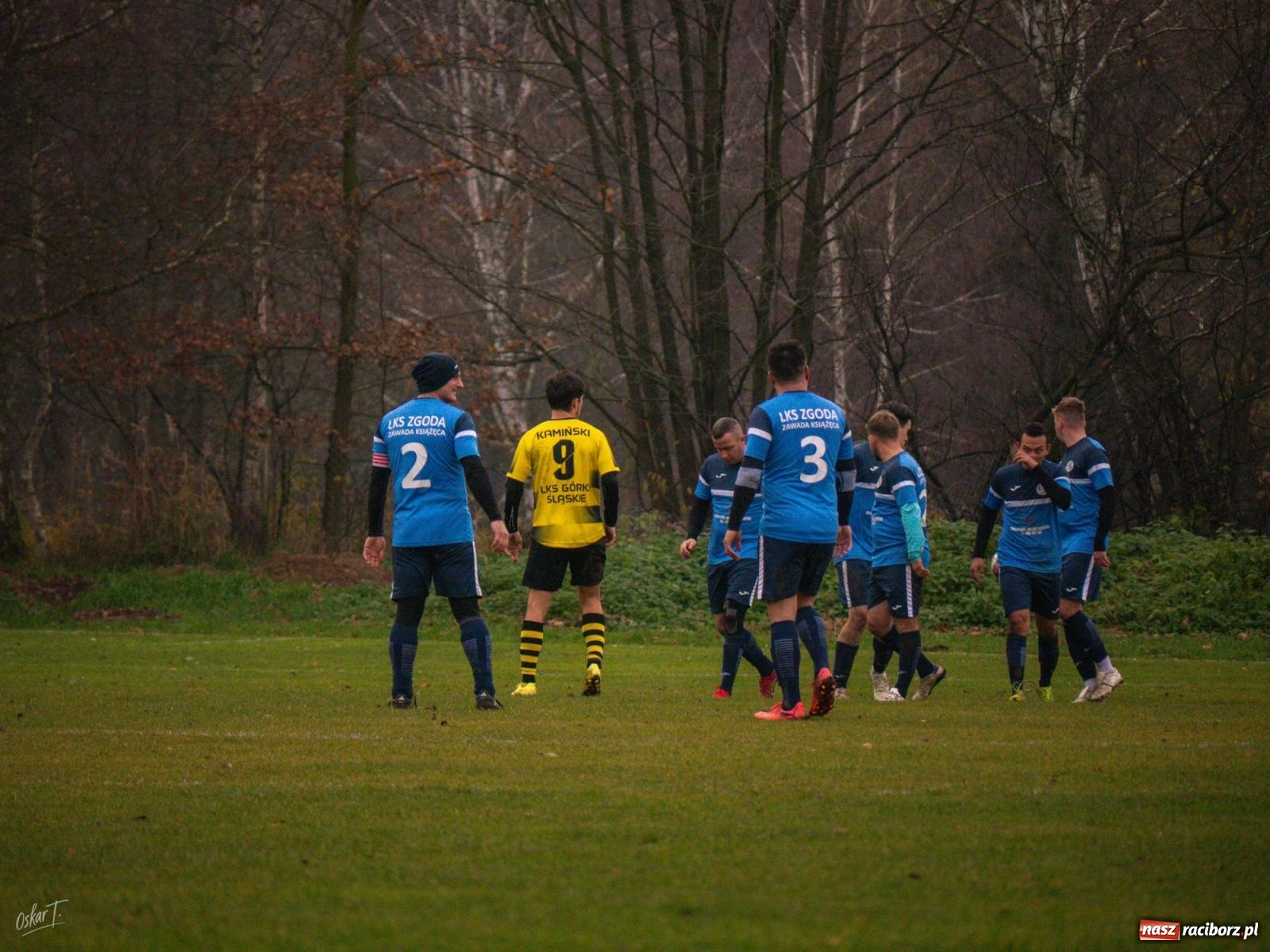 Zdjęcie w galerii na portalu naszraciborz.pl: Pięć goli i oprawa rodem z wyższej ligi. Derby w Górkach Śląskich pełne emocji [FOTO] wiadomości z regionu
