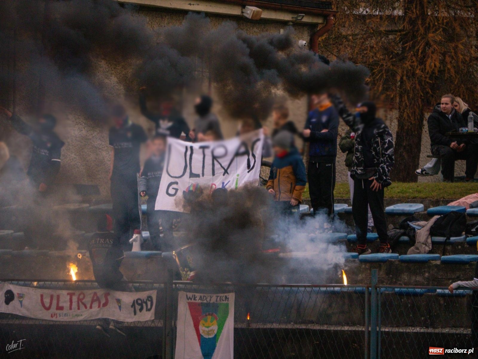 Zdjęcie w galerii na portalu naszraciborz.pl: Pięć goli i oprawa rodem z wyższej ligi. Derby w Górkach Śląskich pełne emocji [FOTO] wiadomości z regionu