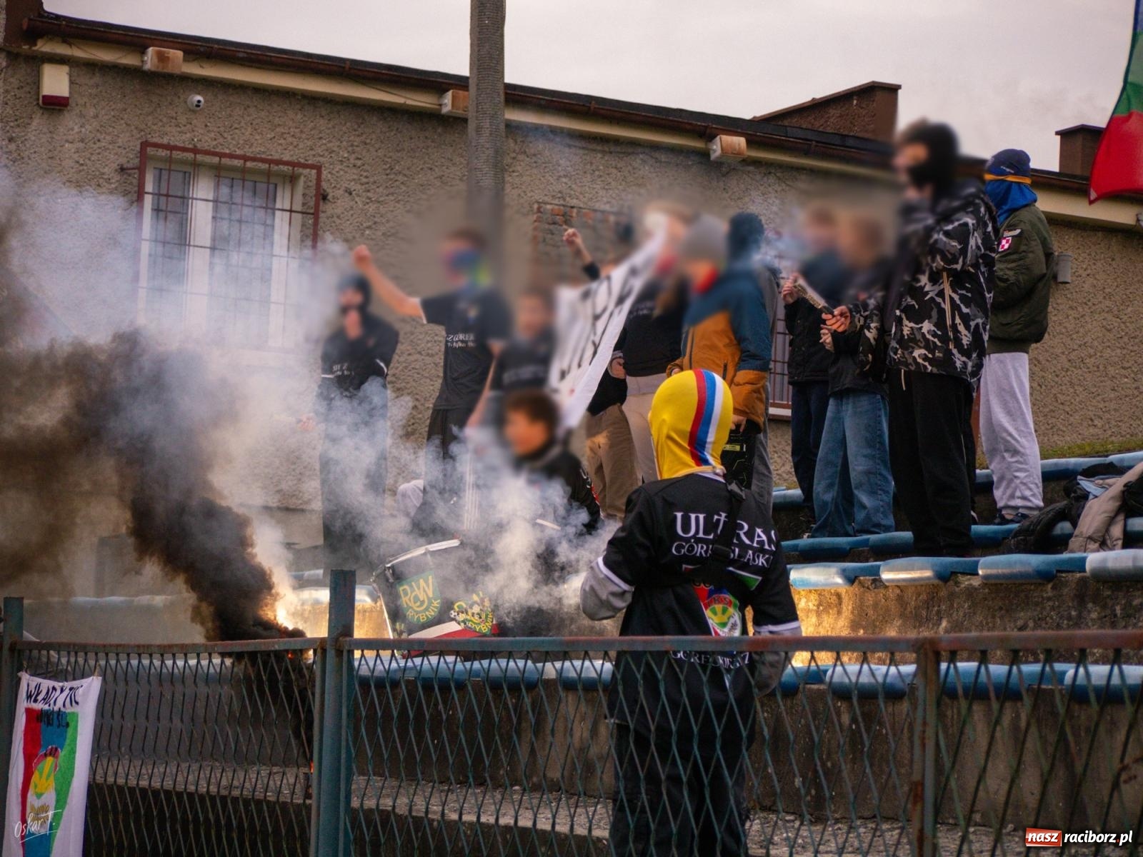 Zdjęcie w galerii na portalu naszraciborz.pl: Pięć goli i oprawa rodem z wyższej ligi. Derby w Górkach Śląskich pełne emocji [FOTO] wiadomości z regionu