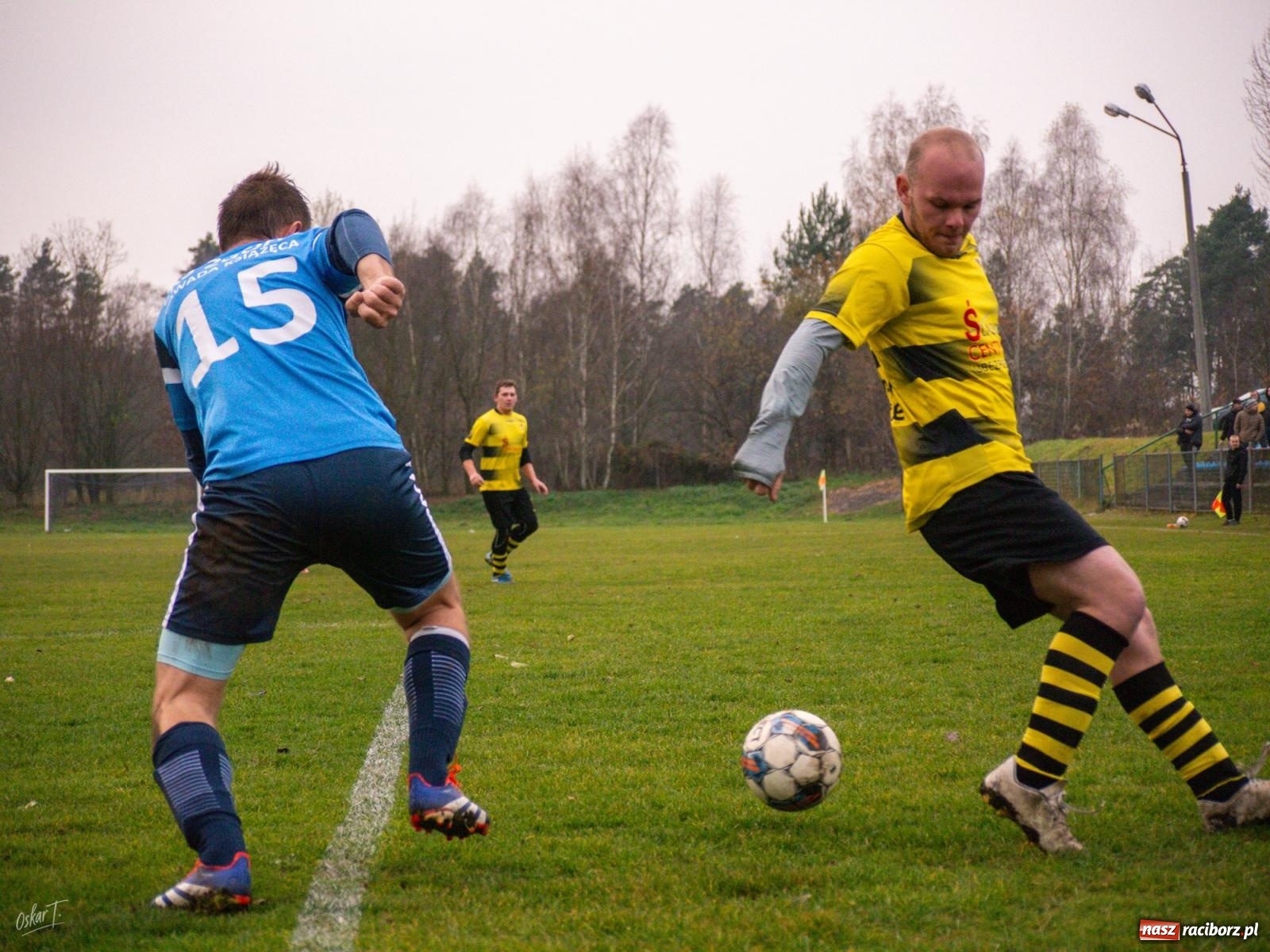 Zdjęcie w galerii na portalu naszraciborz.pl: Pięć goli i oprawa rodem z wyższej ligi. Derby w Górkach Śląskich pełne emocji [FOTO] wiadomości z regionu
