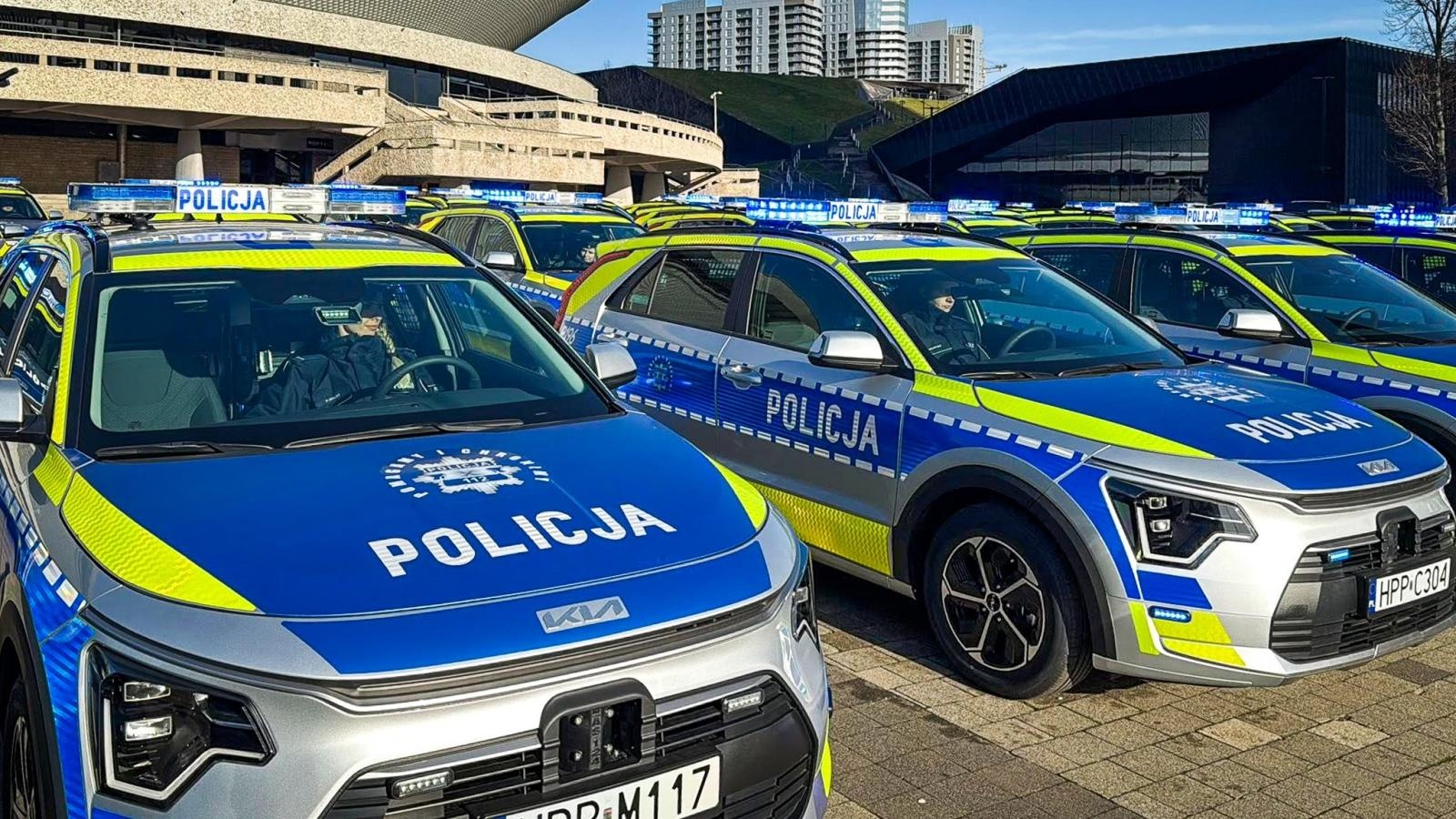 Zdjęcie w galerii na portalu naszraciborz.pl: Nowe radiowozy dla śląskiej policji, w tym garnizonu raciborskiego wiadomości z regionu