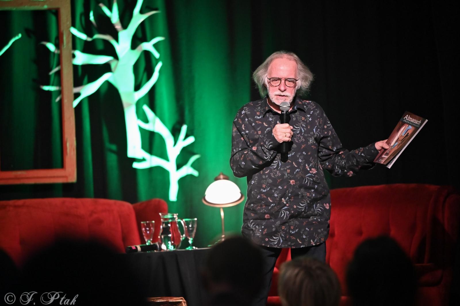 Zdjęcie w galerii na portalu naszraciborz.pl: Ewa Lipska gościem specjalnym promocji 42. Almanachu Prowincjonalnego wiadomości z regionu