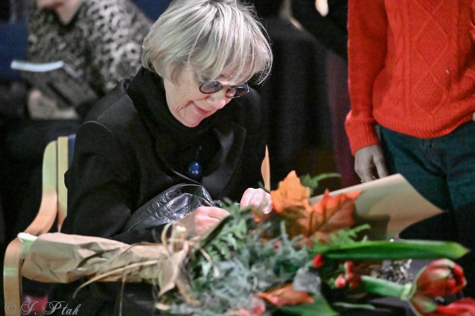 Zdjęcie w galerii na portalu naszraciborz.pl: Ewa Lipska gościem specjalnym promocji 42. Almanachu Prowincjonalnego wiadomości z regionu