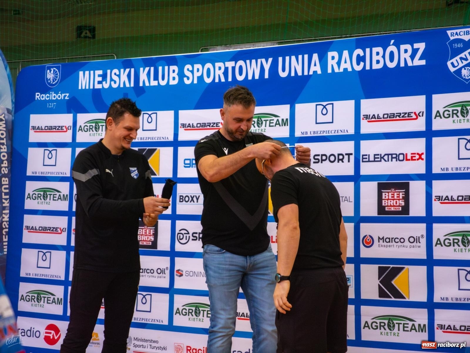 Zdjęcie w galerii na portalu naszraciborz.pl: Turniejowe zmagania w hali przy Łąkowej. Unia Turza Śląska najlepsza  [FOTO] wiadomości z regionu