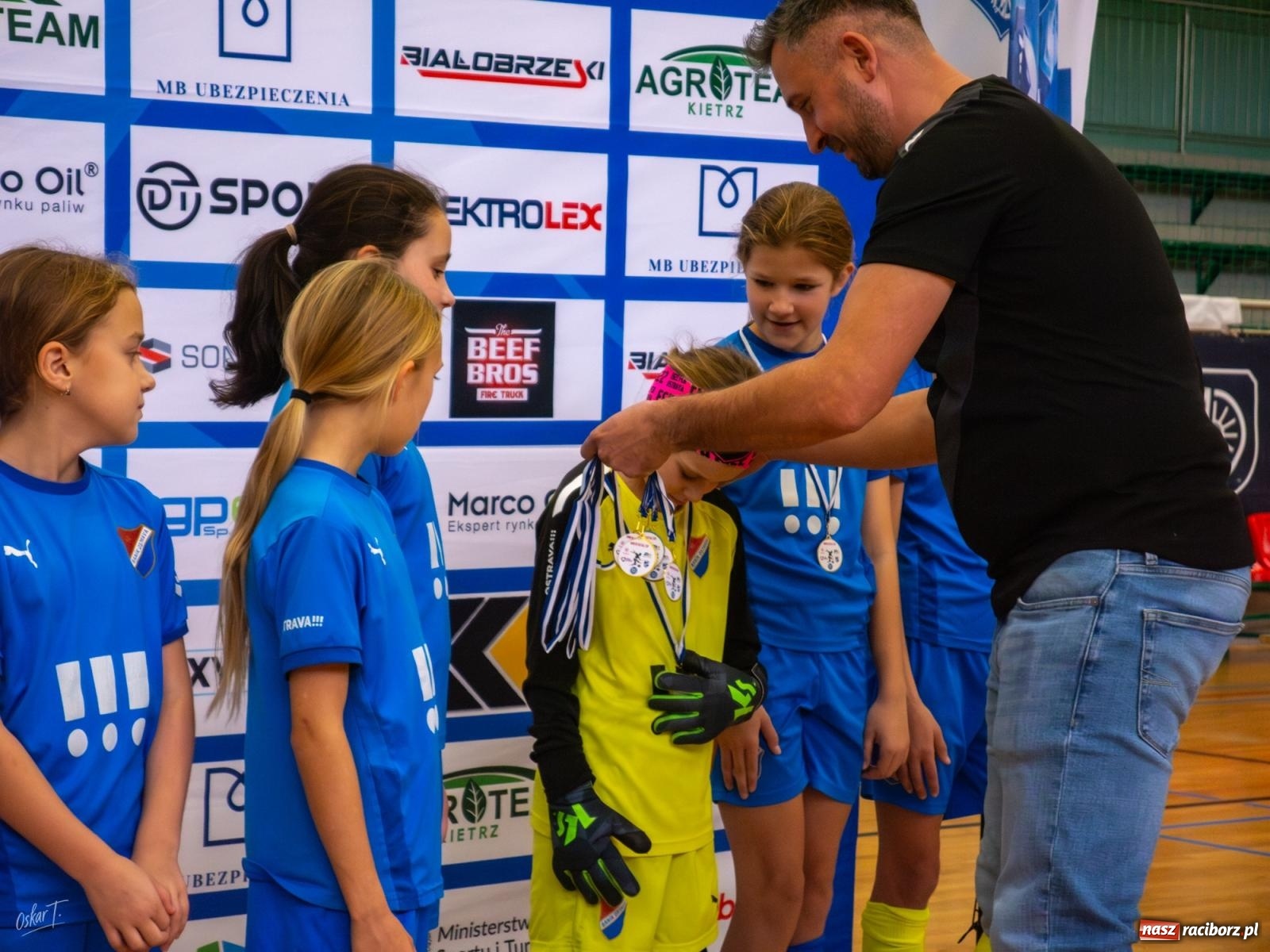 Zdjęcie w galerii na portalu naszraciborz.pl: Turniejowe zmagania w hali przy Łąkowej. Unia Turza Śląska najlepsza  [FOTO] wiadomości z regionu