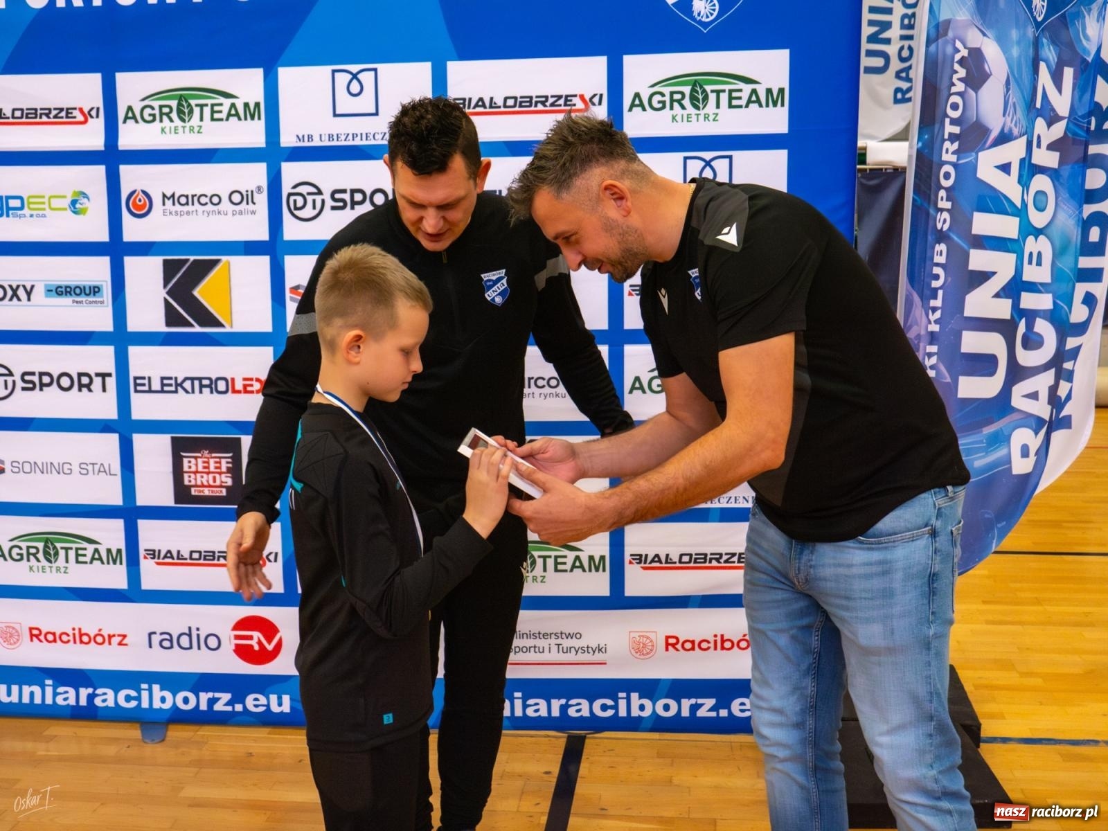 Zdjęcie w galerii na portalu naszraciborz.pl: Turniejowe zmagania w hali przy Łąkowej. Unia Turza Śląska najlepsza  [FOTO] wiadomości z regionu