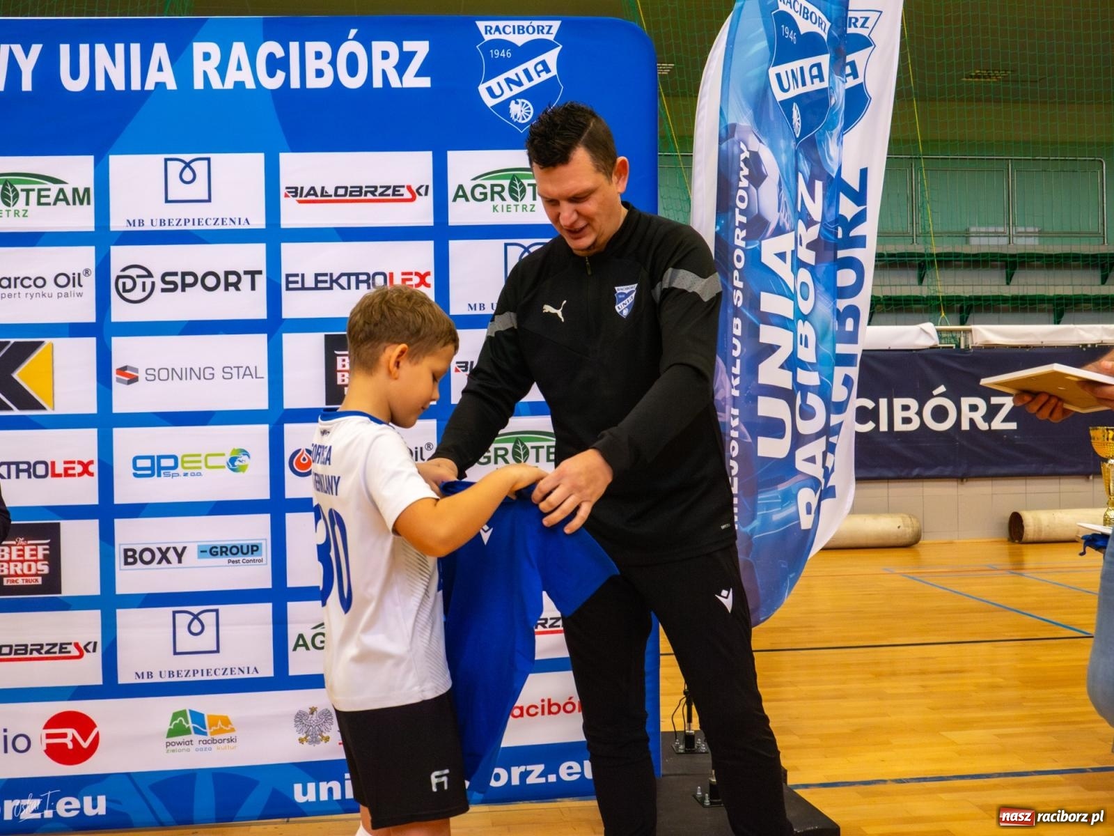 Zdjęcie w galerii na portalu naszraciborz.pl: Turniejowe zmagania w hali przy Łąkowej. Unia Turza Śląska najlepsza  [FOTO] wiadomości z regionu