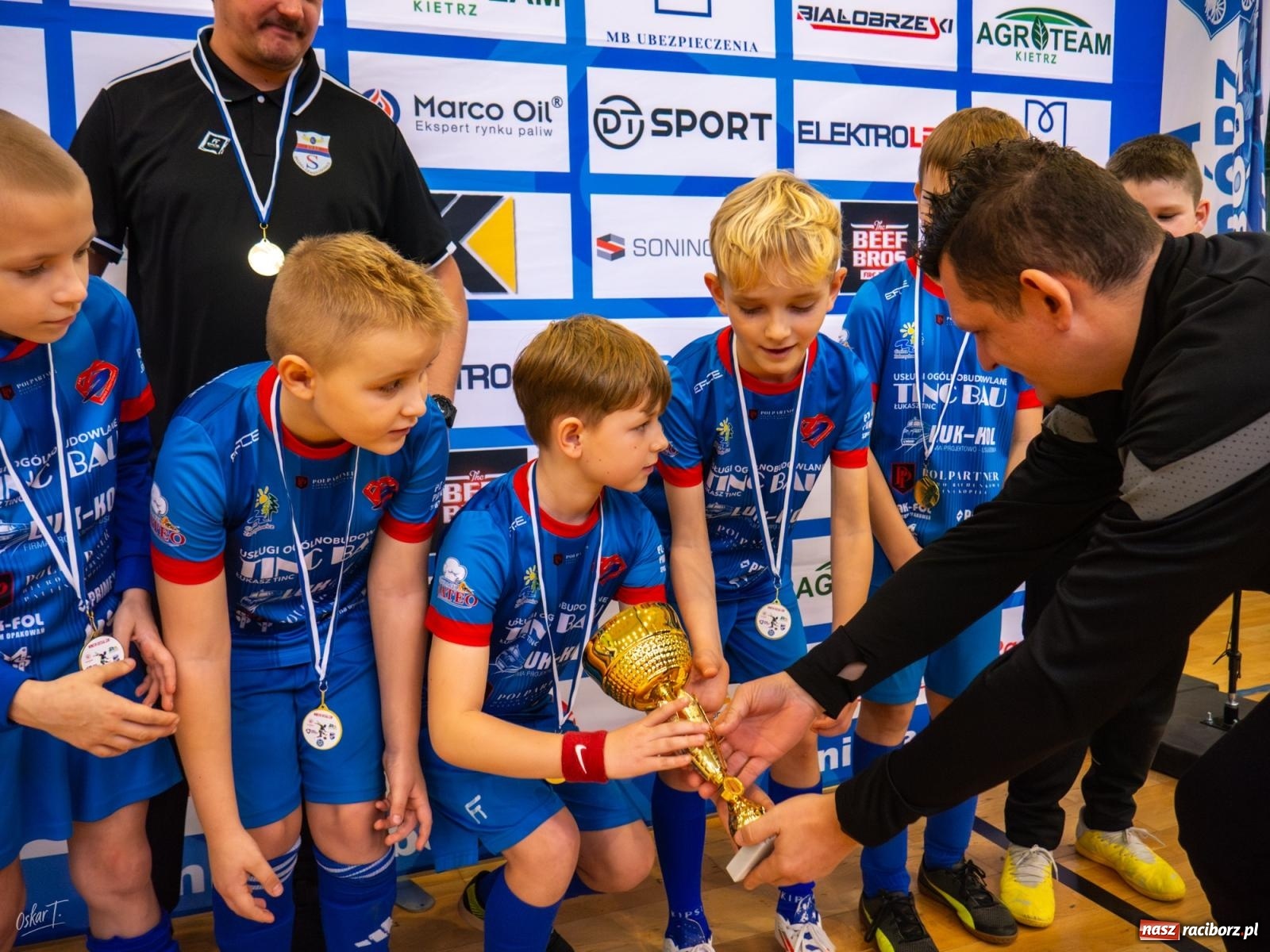 Zdjęcie w galerii na portalu naszraciborz.pl: Turniejowe zmagania w hali przy Łąkowej. Unia Turza Śląska najlepsza  [FOTO] wiadomości z regionu