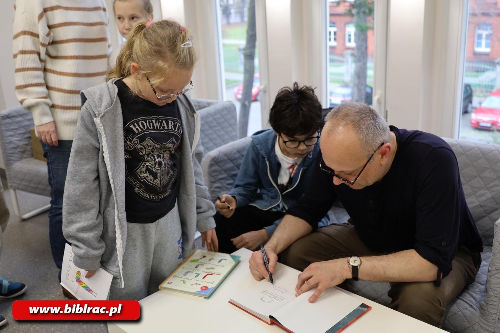 Zdjęcie w galerii na portalu naszraciborz.pl: Kreatywna sobota w Klubie Ojca z Danielem de Latour wiadomości z regionu