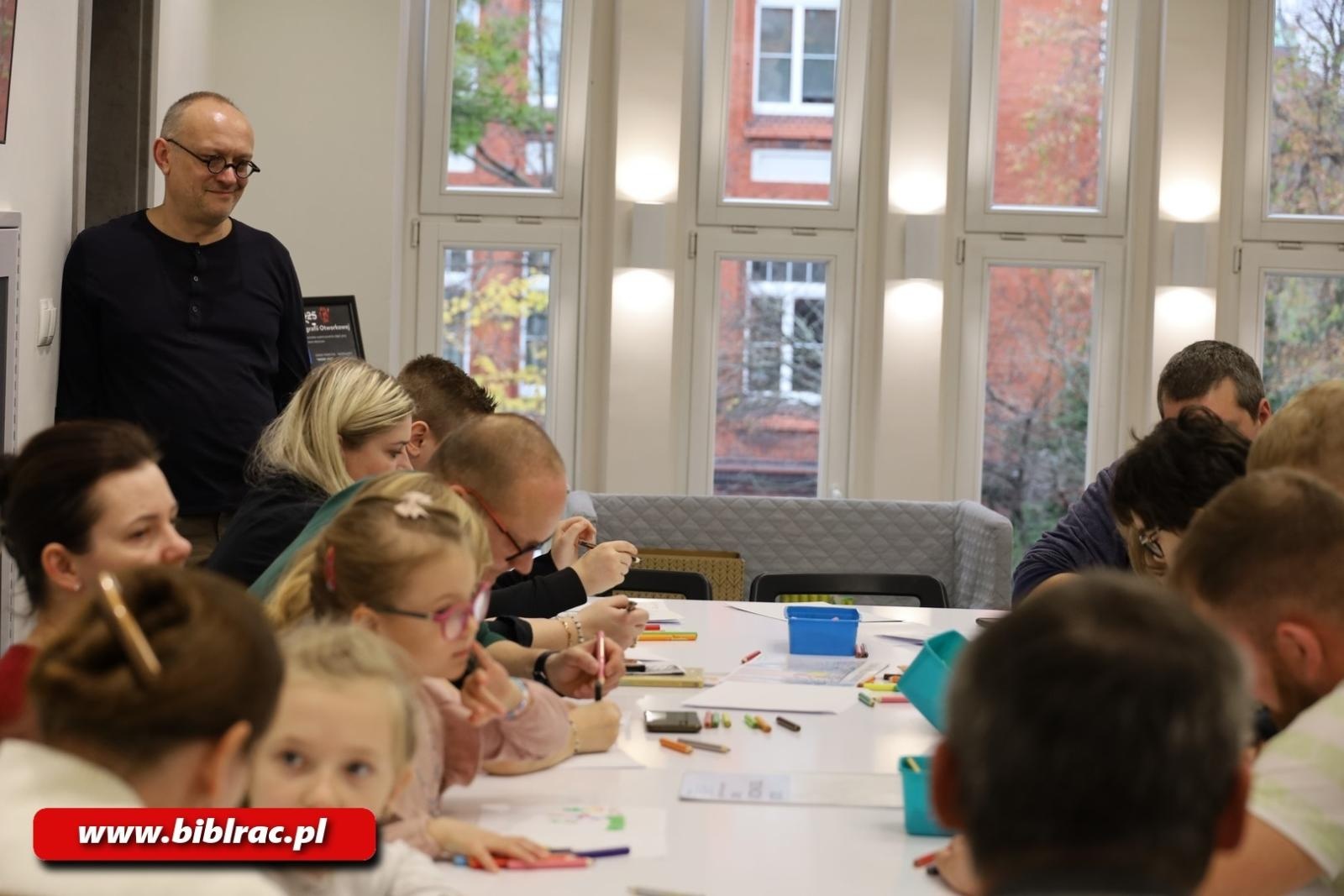 Zdjęcie w galerii na portalu naszraciborz.pl: Kreatywna sobota w Klubie Ojca z Danielem de Latour wiadomości z regionu