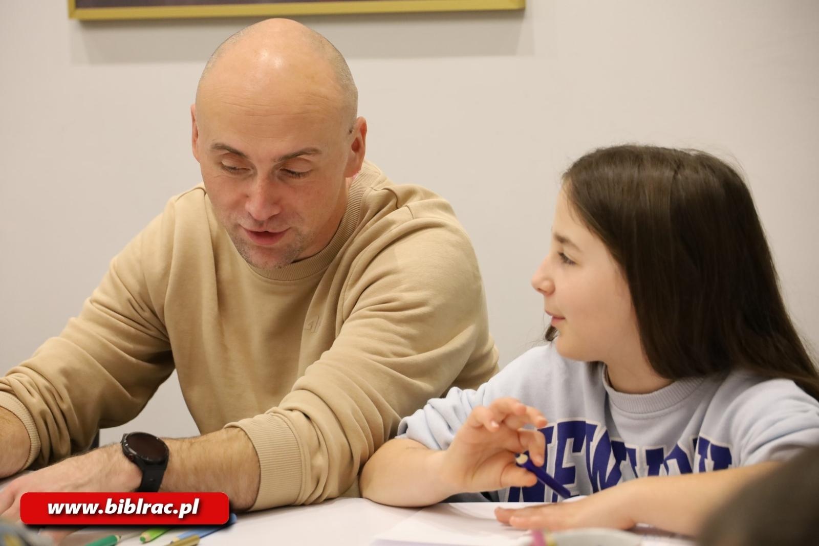 Zdjęcie w galerii na portalu naszraciborz.pl: Kreatywna sobota w Klubie Ojca z Danielem de Latour wiadomości z regionu