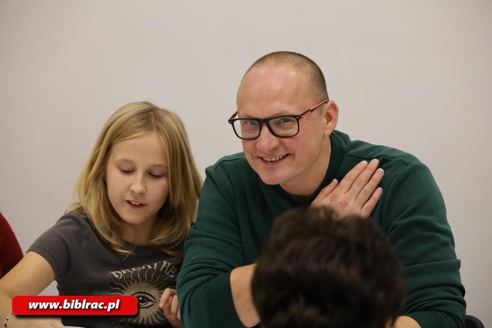 Zdjęcie w galerii na portalu naszraciborz.pl: Kreatywna sobota w Klubie Ojca z Danielem de Latour wiadomości z regionu