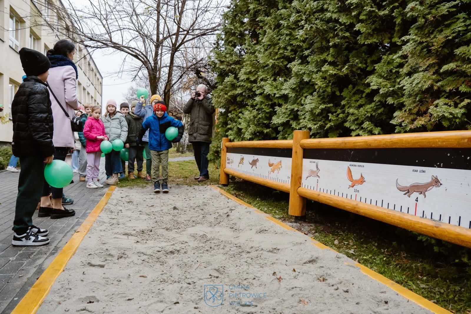 Zdjęcie w galerii na portalu naszraciborz.pl: Nowa ekopracownia pod chmurką w powiecie – Pietrowice Wielkie otwierają nowoczesną przestrzeń edukacyjną wiadomości z regionu