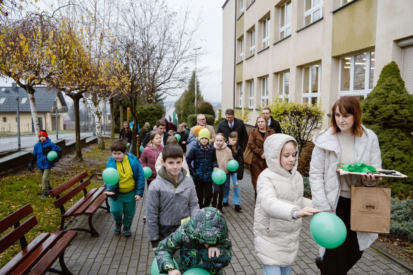 Zdjęcie w galerii na portalu naszraciborz.pl: Nowa ekopracownia pod chmurką w powiecie – Pietrowice Wielkie otwierają nowoczesną przestrzeń edukacyjną wiadomości z regionu