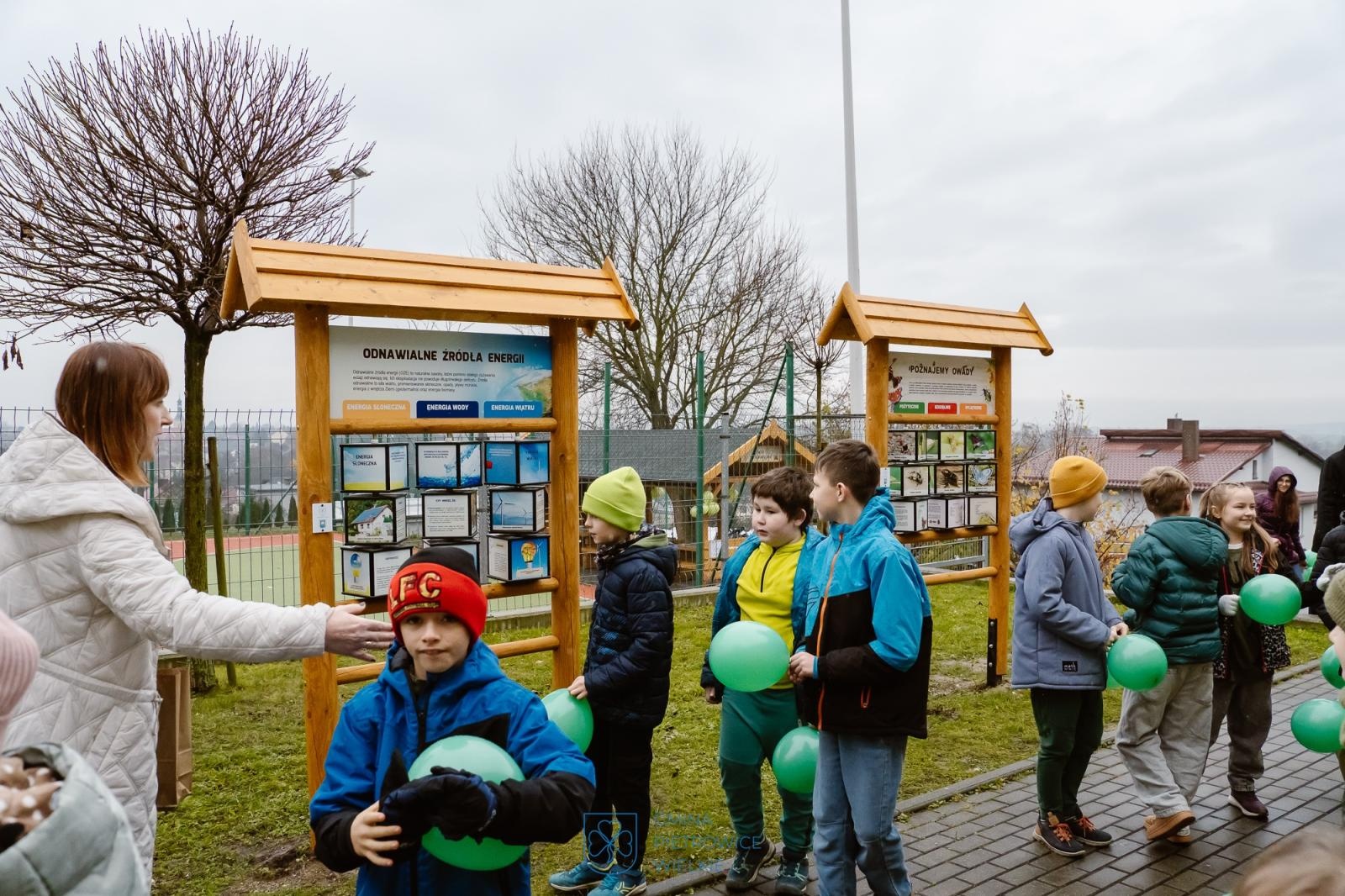 Zdjęcie w galerii na portalu naszraciborz.pl: Nowa ekopracownia pod chmurką w powiecie – Pietrowice Wielkie otwierają nowoczesną przestrzeń edukacyjną wiadomości z regionu