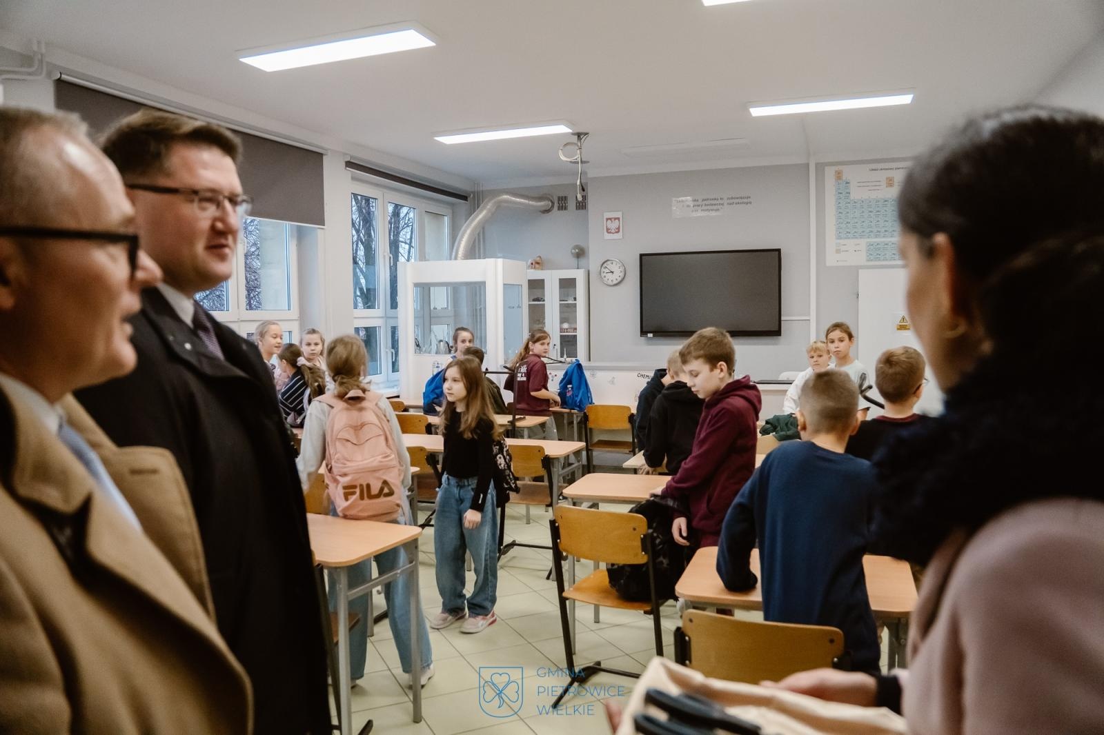 Zdjęcie w galerii na portalu naszraciborz.pl: Nowa ekopracownia pod chmurką w powiecie – Pietrowice Wielkie otwierają nowoczesną przestrzeń edukacyjną wiadomości z regionu