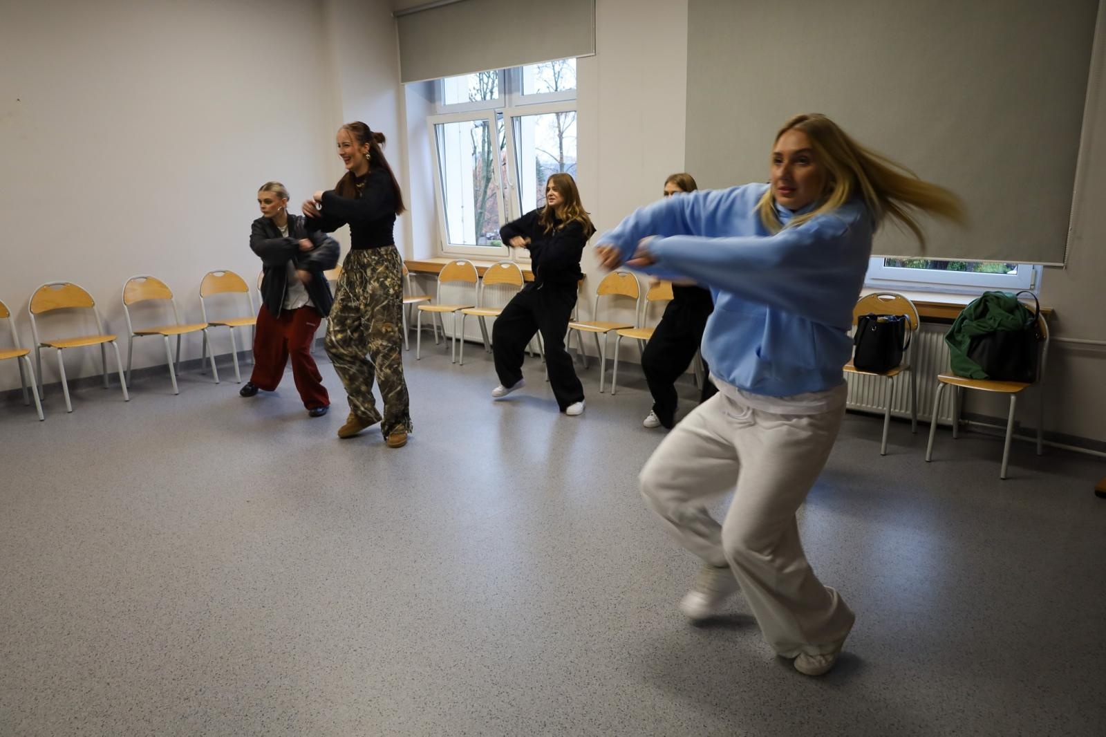 Zdjęcie w galerii na portalu naszraciborz.pl: Międzynarodowy Dzień Studenta w raciborskiej ANS. Święto pełne energii, integracji i słodkich atrakcji wiadomości z regionu