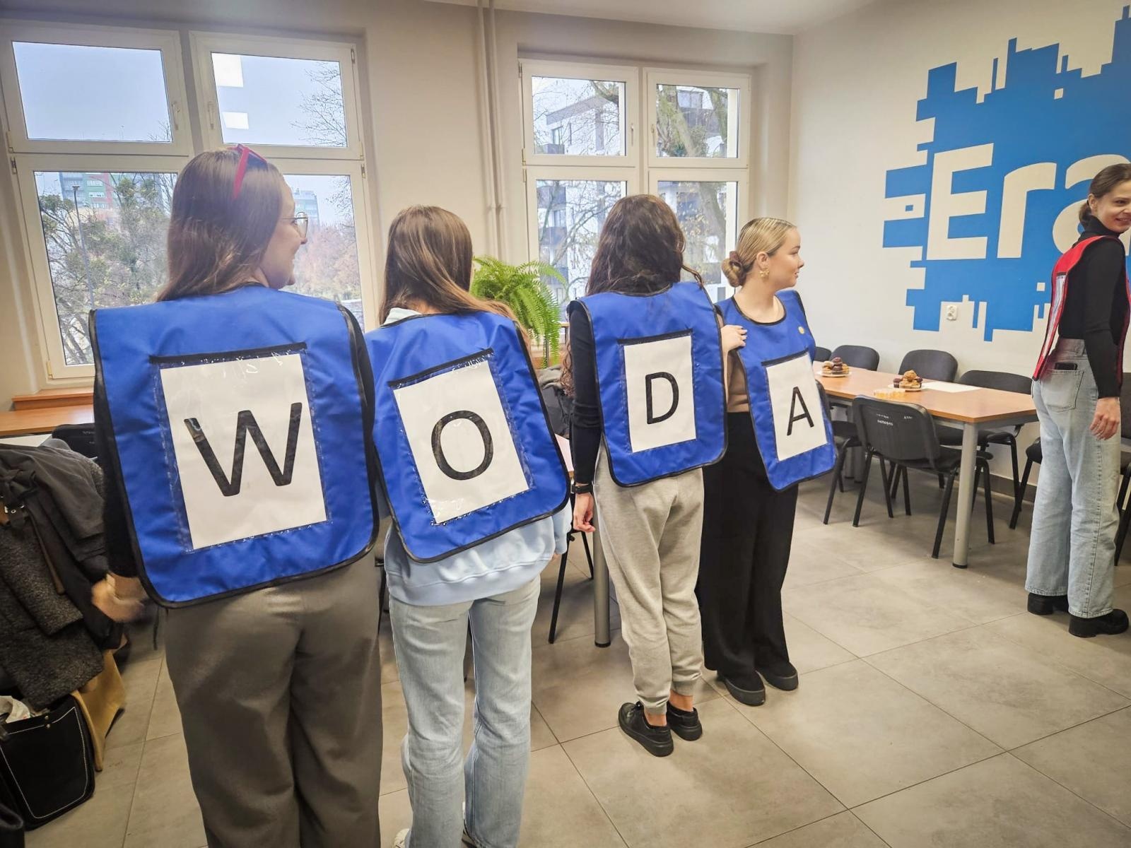 Zdjęcie w galerii na portalu naszraciborz.pl: Międzynarodowy Dzień Studenta w raciborskiej ANS. Święto pełne energii, integracji i słodkich atrakcji wiadomości z regionu