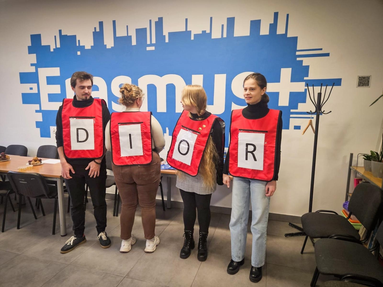 Zdjęcie w galerii na portalu naszraciborz.pl: Międzynarodowy Dzień Studenta w raciborskiej ANS. Święto pełne energii, integracji i słodkich atrakcji wiadomości z regionu