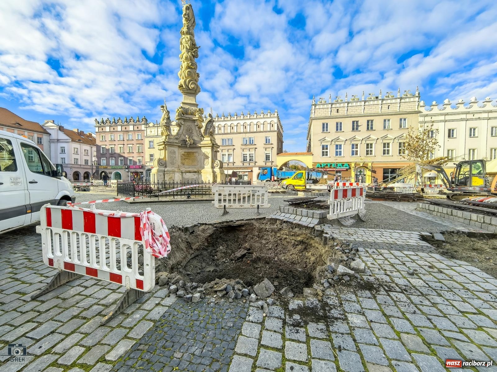 Zdjęcie w galerii na portalu naszraciborz.pl: Ile kosztowały drzewa na Rynku? Prezydent pokazuje rachunek wiadomości z regionu