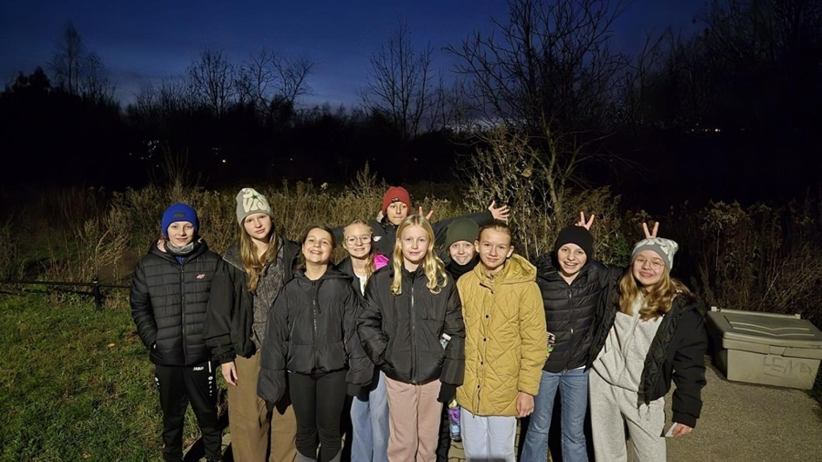 Zdjęcie w galerii na portalu naszraciborz.pl: Z Orlika na Stadion. Historyczny sukces dziewcząt z ZSP Pogrzebień [FOTO] wiadomości z regionu