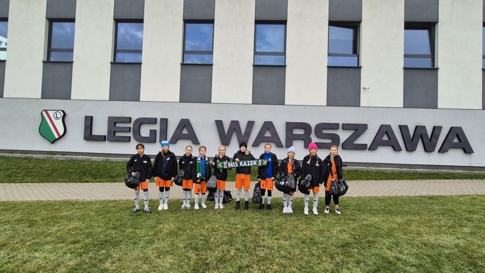 Zdjęcie w galerii na portalu naszraciborz.pl: Z Orlika na Stadion. Historyczny sukces dziewcząt z ZSP Pogrzebień [FOTO] wiadomości z regionu