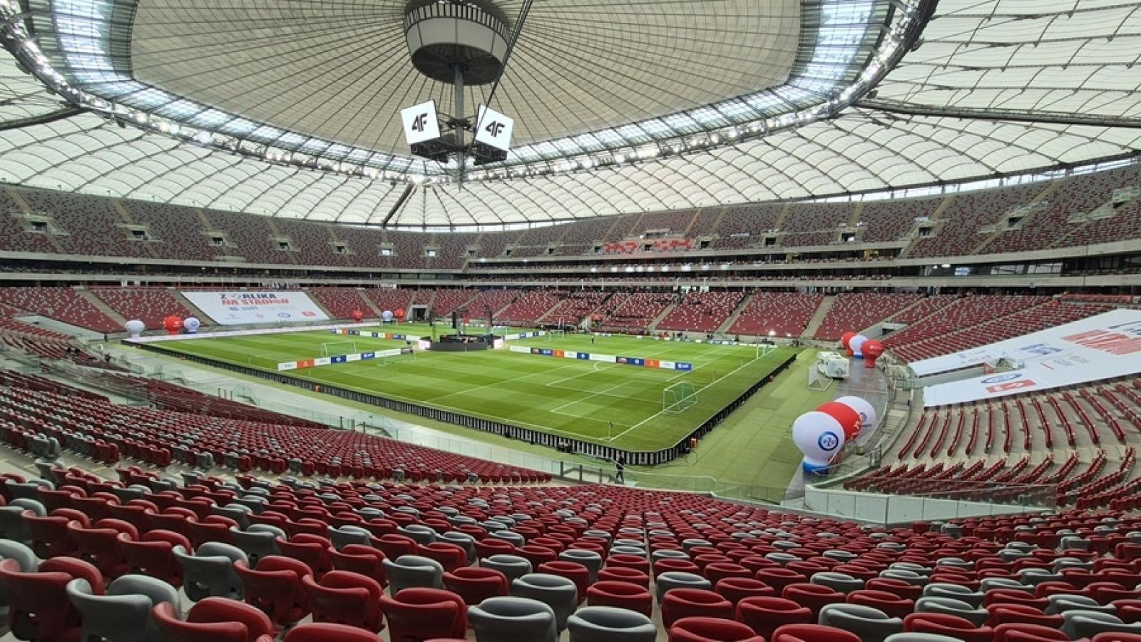 Zdjęcie w galerii na portalu naszraciborz.pl: Z Orlika na Stadion. Historyczny sukces dziewcząt z ZSP Pogrzebień [FOTO] wiadomości z regionu