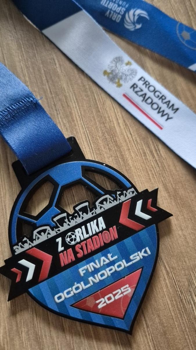 Zdjęcie w galerii na portalu naszraciborz.pl: Z Orlika na Stadion. Historyczny sukces dziewcząt z ZSP Pogrzebień [FOTO] wiadomości z regionu