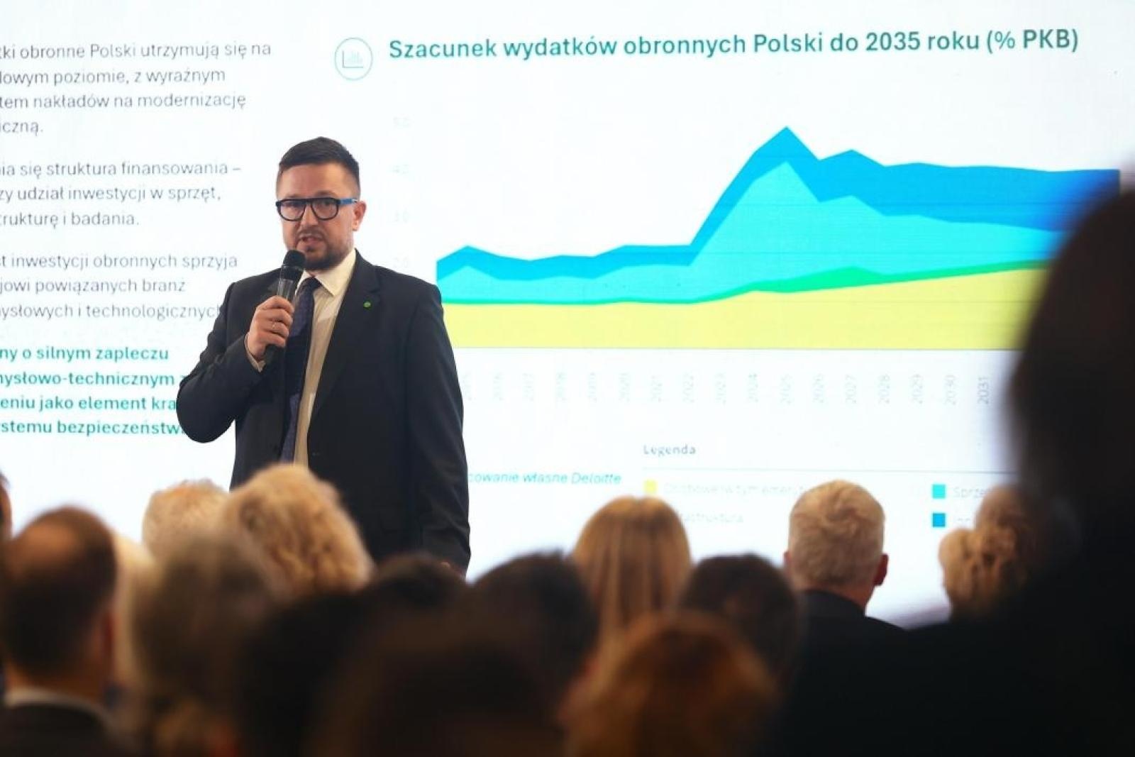 Zdjęcie w galerii na portalu naszraciborz.pl: Nowa szansa dla Raciborza i majątku po Rafako. PGZ zapowiada centrum logistyki motoryzacyjnej i rozwój przemysłu obronnego w regionie wiadomości z regionu