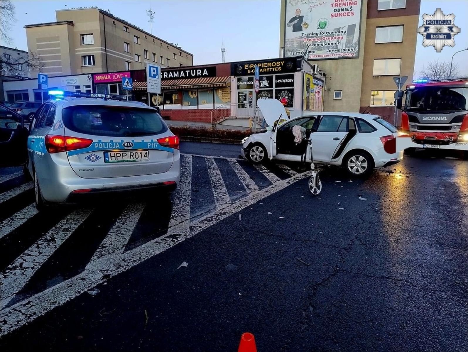 Zdjęcie w galerii na portalu naszraciborz.pl: Poranne groźne zdarzenie drogowe na skrzyżowaniu Reymonta i Odrzańskiej wiadomości z regionu